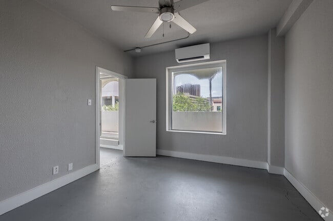 1BR, 1BA - 396SF - Bedroom