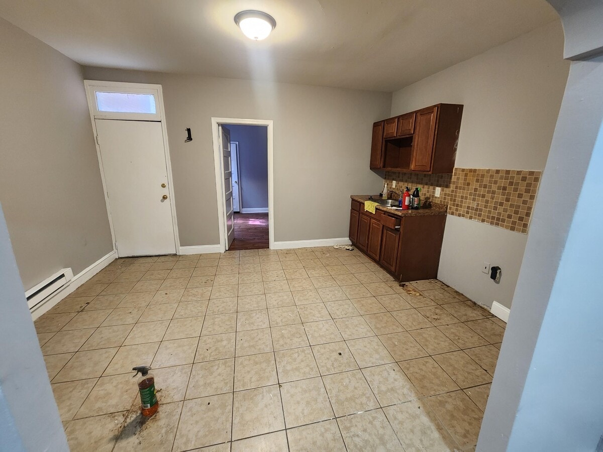 Photo - 6248 Spruce St