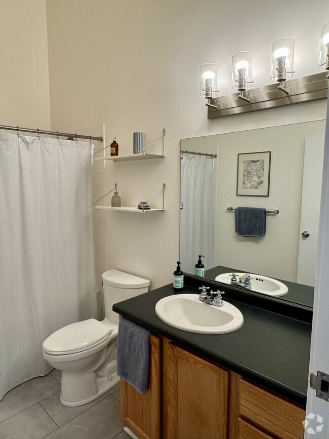 Building Photo - 1521 Central St Unit 3E Rental