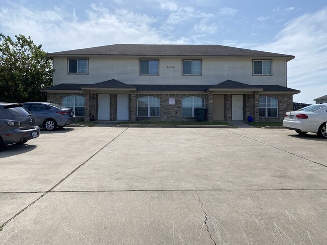 Building Photo - 4304 Jeff Scott Dr Unit A