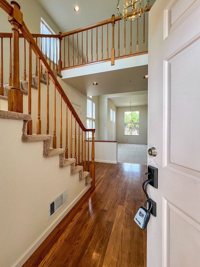 Photo - 2172 Camenson St