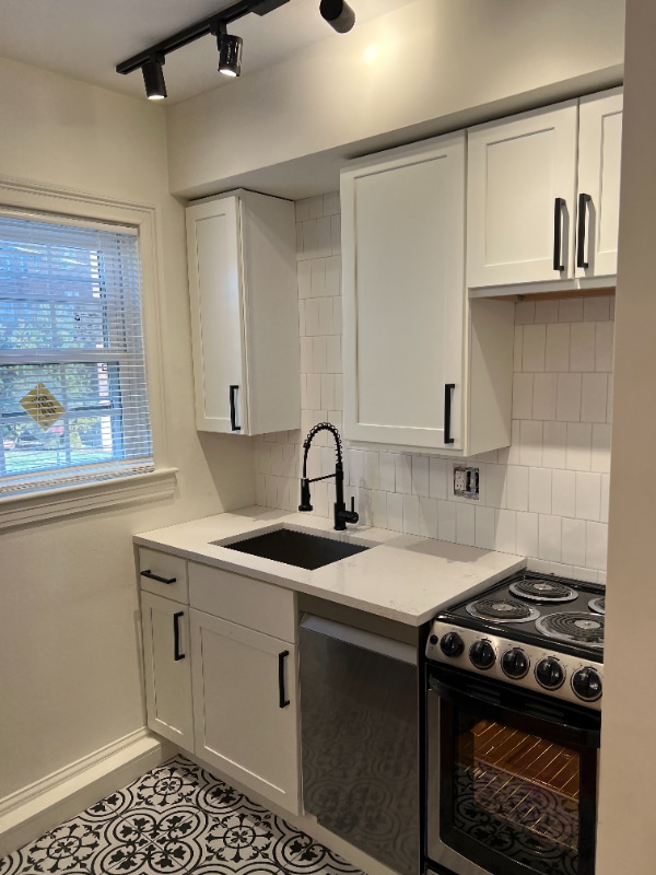 Photo - 511 Angell St Unit 3