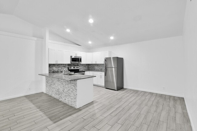 Photo - 13974 Folkestone Cir