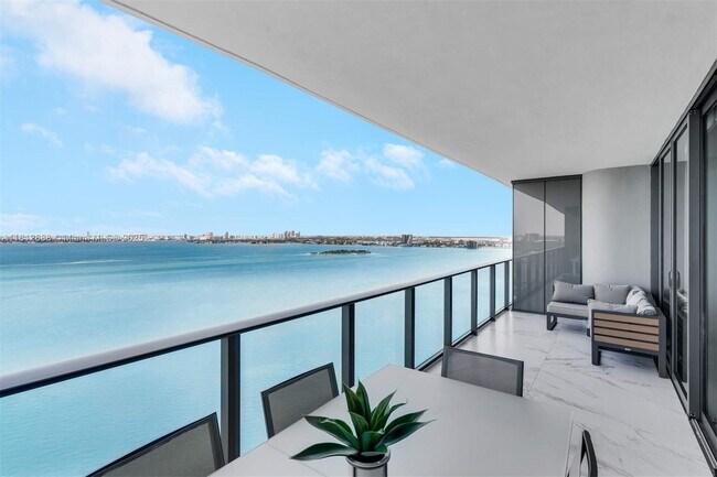 Photo - 3131 NE 7th Ave