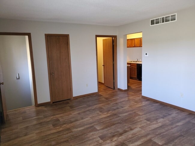 Photo - 1061-1063-1063 S Roseta Ave Unit 1061