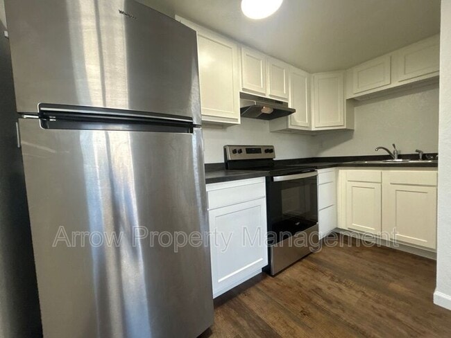 1121 N College Dr