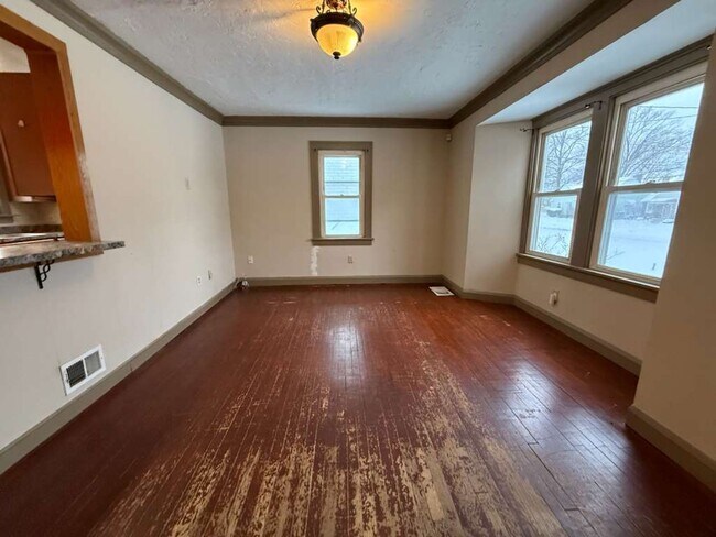 Photo - 2 BED, 1 BATH BEAUTIFIL SINGLE-FAMILY HOME IN EUCLID!