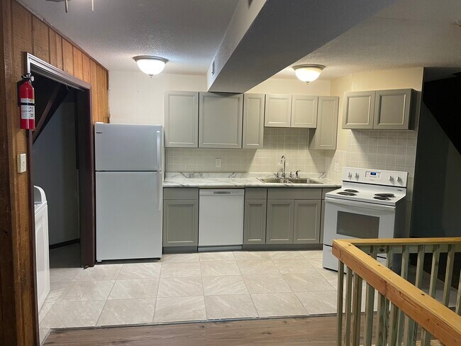 Photo - 3110 Alpine Dr House Unit 100