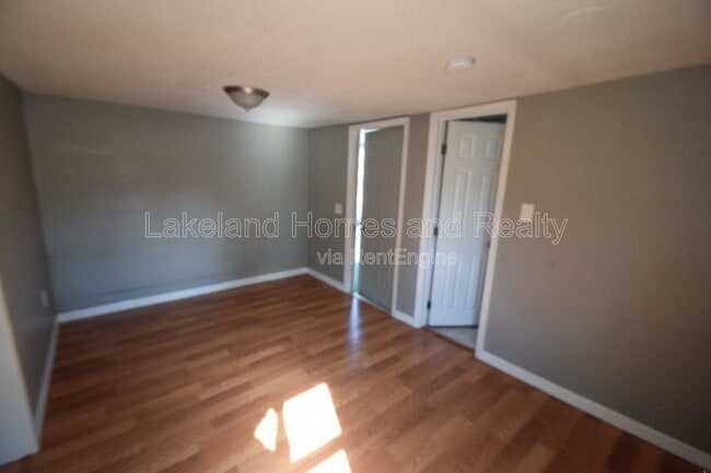 Photo - 1060 E Wabash St
