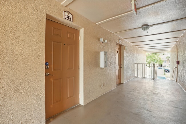 Building Photo - 8255 Ibis Club Dr Rental
