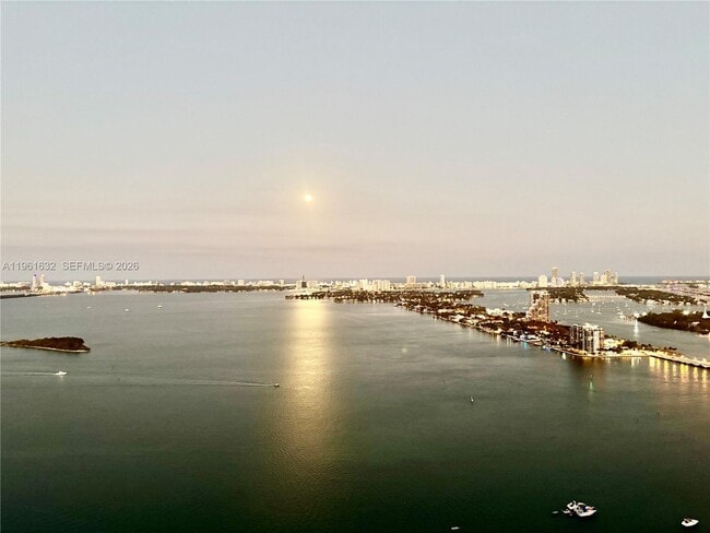 Building Photo - 1800 N Bayshore Dr Unit 4209