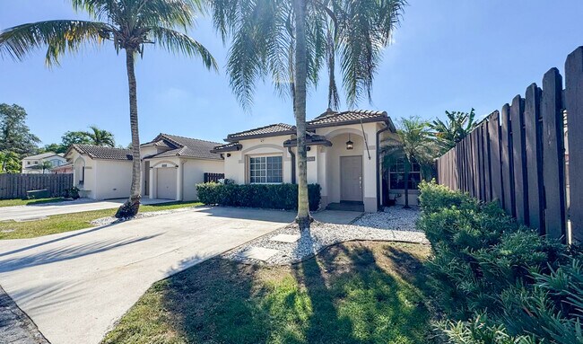 Photo - 15044 SW 142nd Terrace Casa