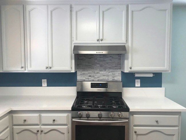 Photo - Comstock Ave