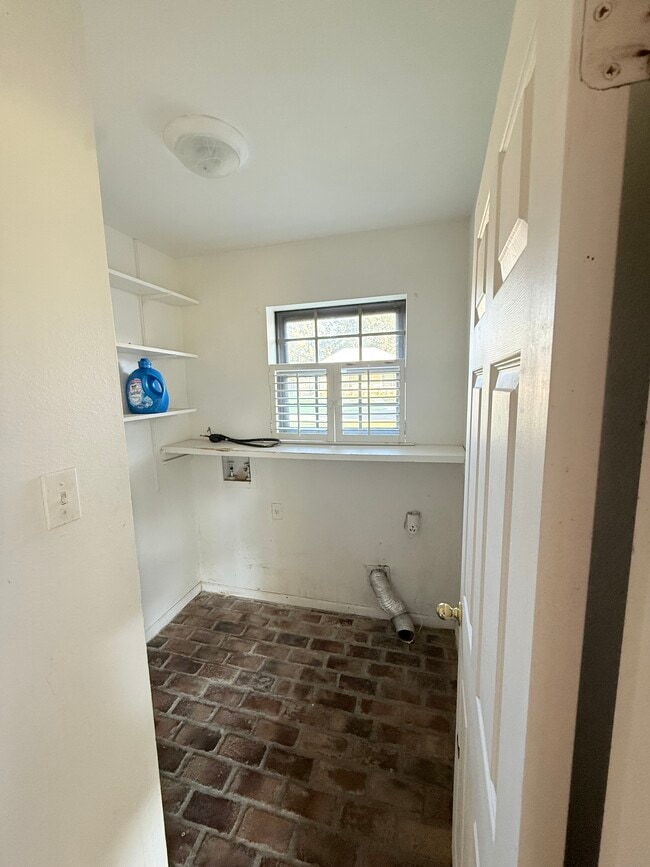 Photo - 2011 Aspenwood Dr