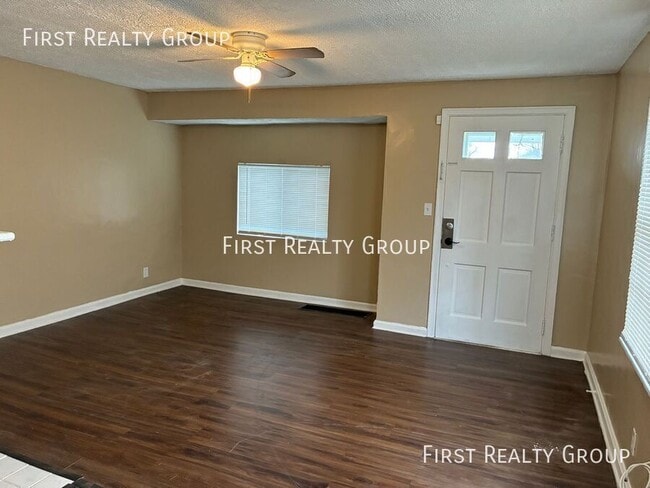 Photo - 2924 Preston St