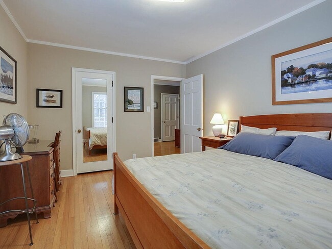 Photo - "Charming 3-Bed Home with Granite Elegance...