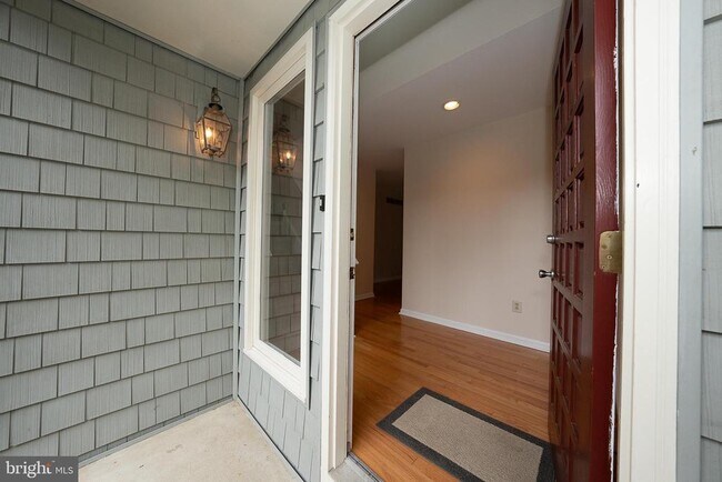 Photo - 16 Harrison Rd W
