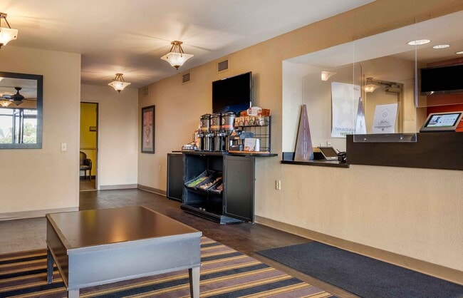 Furnished Studio-Pittsburgh - Airport