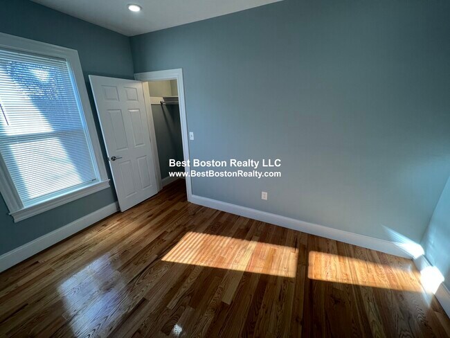 Photo - 372 Oxford St Unit 6