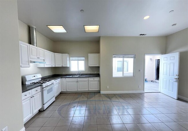 Photo - 1035-1043 W 253rd St Condo