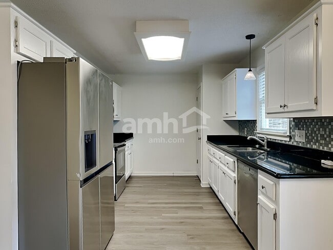 Photo - 609 Two Gait Ln