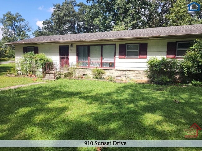 Photo - 910 Sunset Dr
