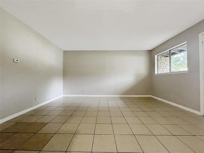 Photo - 2503 Cecil Dr