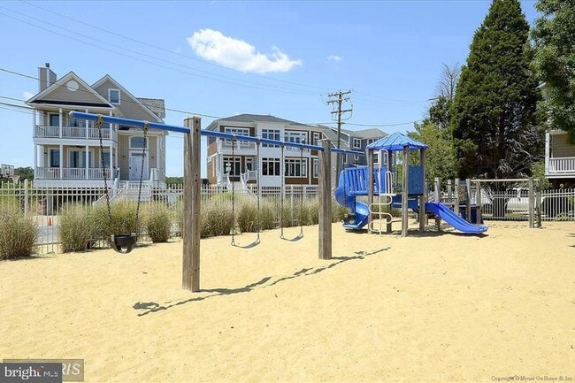 Building Photo - 1330 Washington Dr Rental