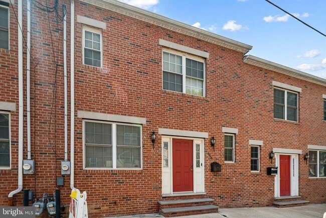 Building Photo - 656 N 8th St Rental