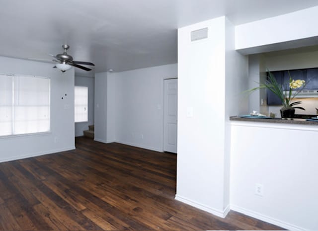 Living room.jpg - Southpark Village