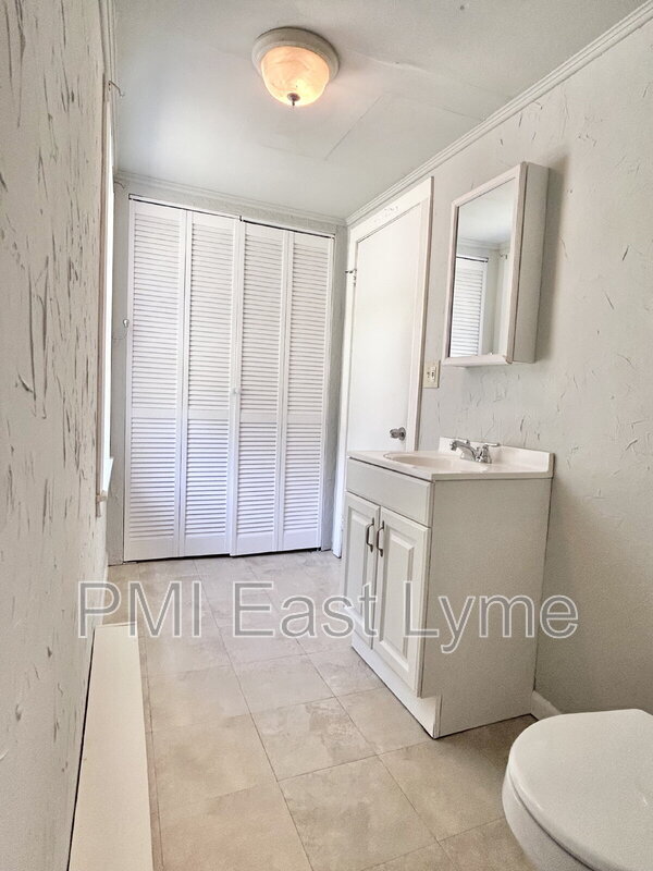 Photo - 231 Salem Turnpike Unidad Apt. 1