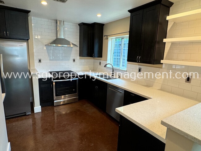 Photo - 2723 N Greenfield Rd