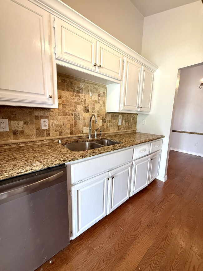 Photo - 427 N Rockford Pl