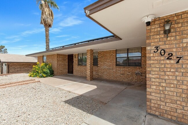 Photo - Spacious 3 bedroom 2 bath home with Solar Panels
