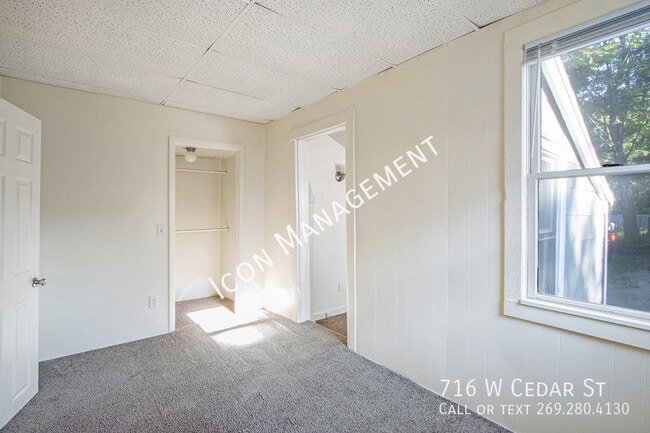 Photo - 716 W Cedar St