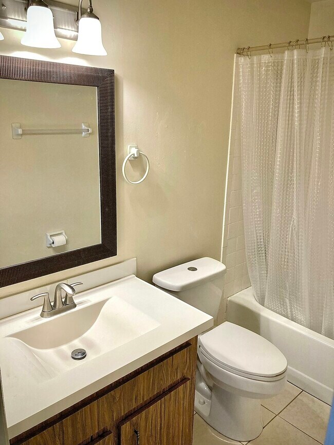 Photo - 720 SE 9th St