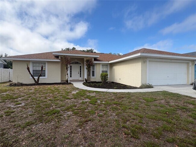 Photo - 142 Lindale St