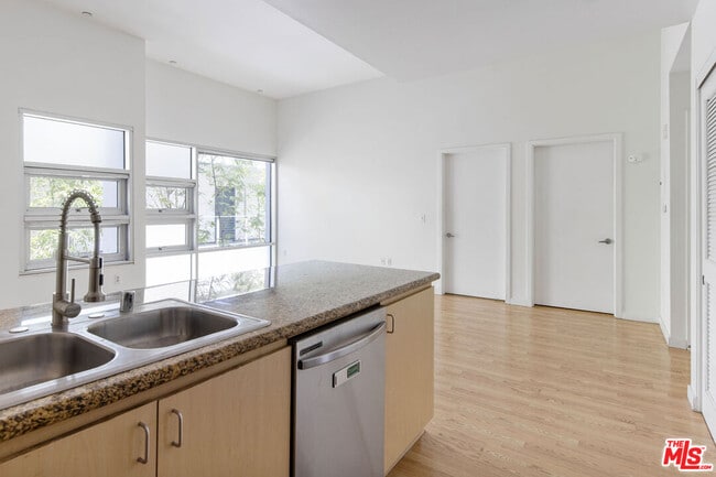 Photo - 630W W 6th St Unit 510