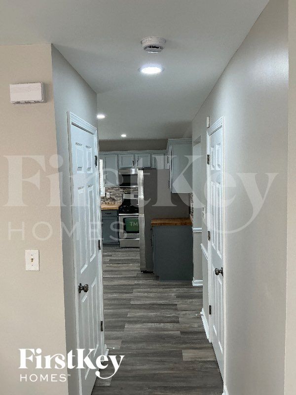 Photo - 900 Fisher Ct