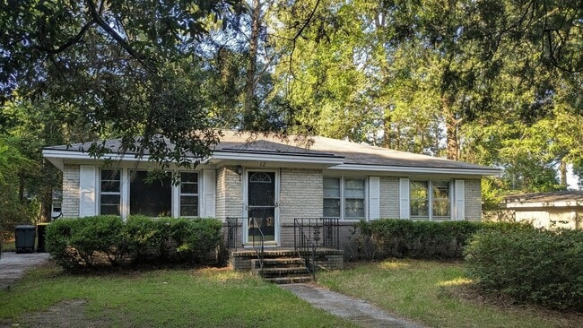 Photo - 12 Dyches Dr House