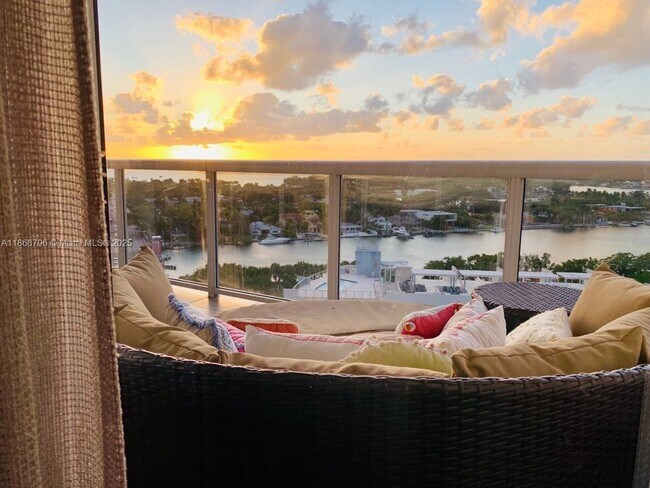 Building Photo - 6301 Collins Ave Unit 1606 Rental