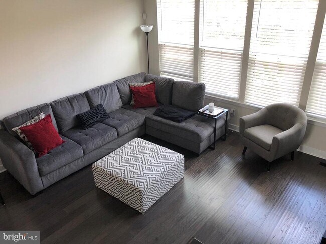 Photo - 6212 Editors Park Dr