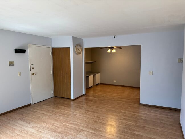 Building Photo - 21W581 North Ave Unit 7 Rental