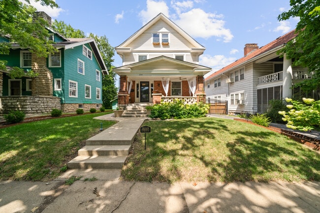 Building Photo - 834 W 39th Ter Rental