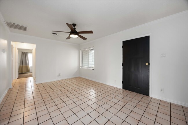 Photo - 1721 Jones St