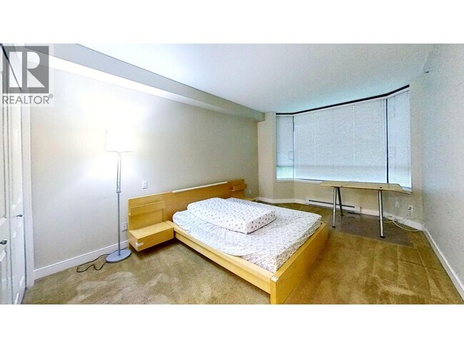 Photo - 9133 Hemlock Dr