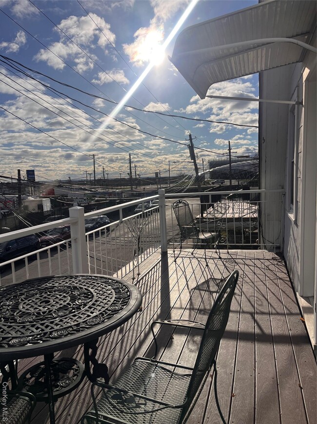 Building Photo - 18 Boone St