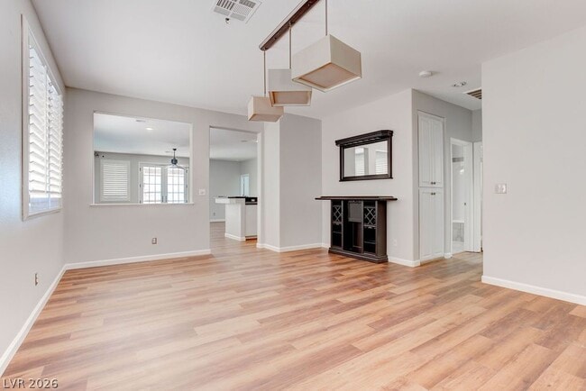 325 Brilliant Summit Cir