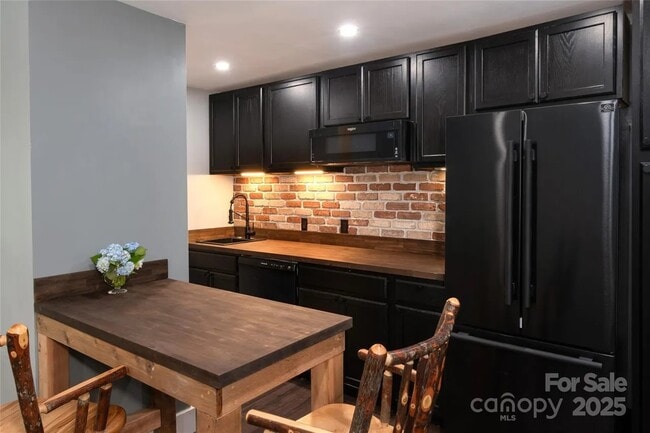 187 Pine Vlg Unit 2
