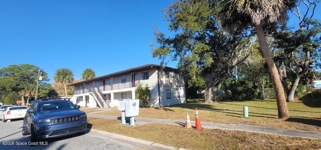 Building Photo - 556 Titus St